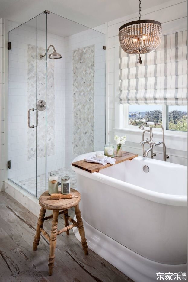 主浴室設想理念與實在的室內照片