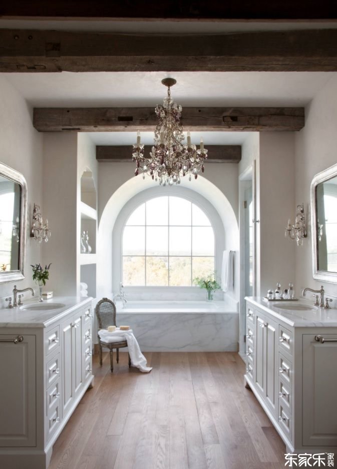 主浴室設想理念與實在的室內照片