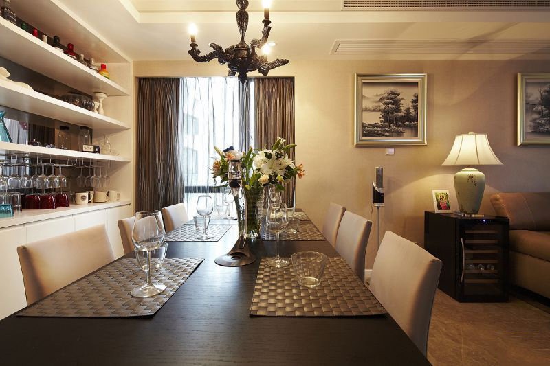 90平北歐裝修氣概餐廳杯具擺放圖片