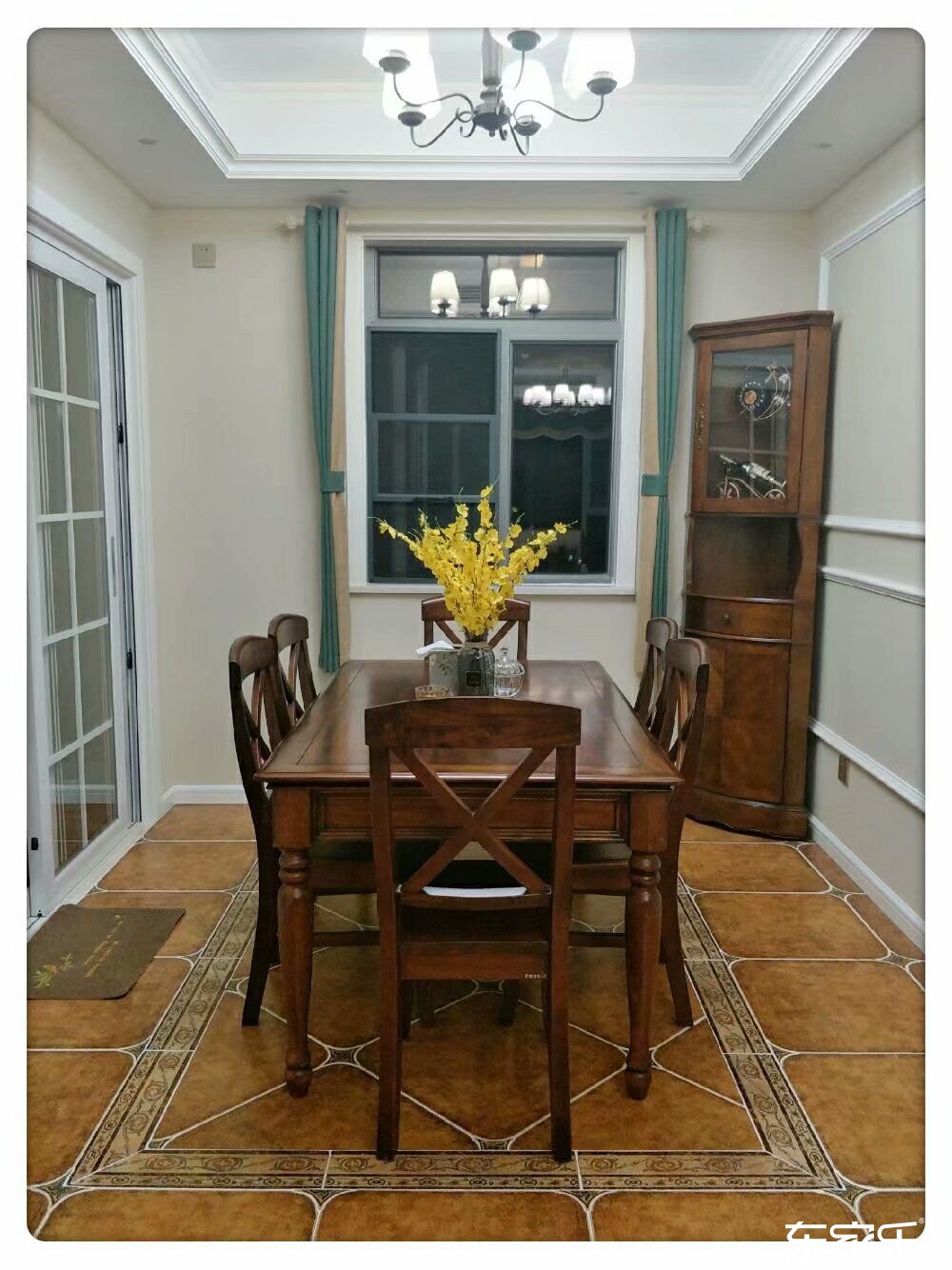 100平米地中海氣概餐廳裝修成果圖